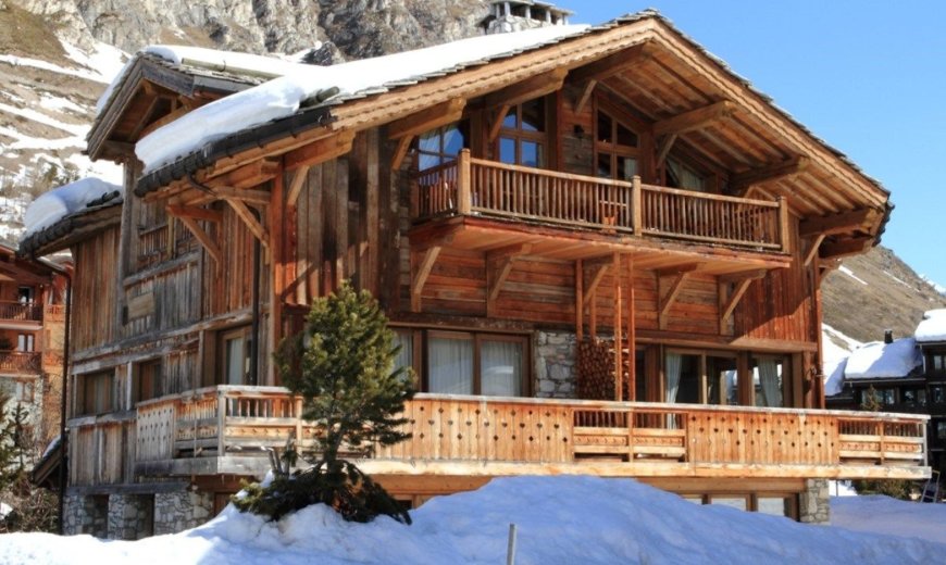 Stunning Views of Iconic La Face and Unparalleled Luxury Await at Chalet Bel Sol